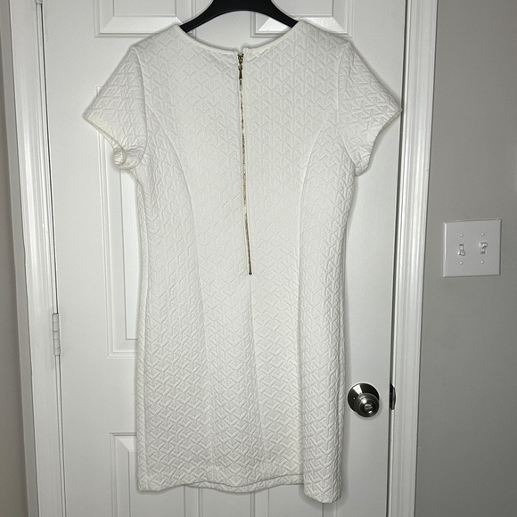 Like New Sharagano White Quilted A-line Dress Size 16 Round Neck Short Sleeve - Picture 2 of 5